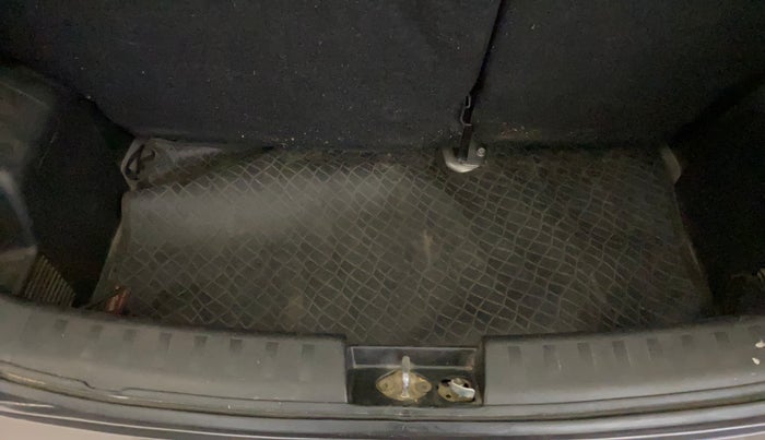 2017 Maruti Swift LXI (O), Petrol, Manual, 1,10,049 km, Boot Inside