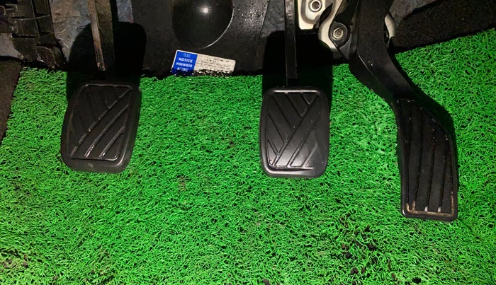 2017 Maruti Swift LXI (O), Petrol, Manual, 1,10,049 km, Pedals