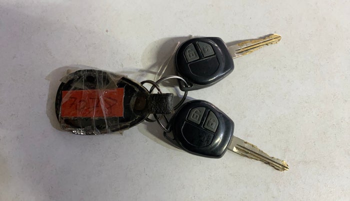 2017 Maruti Swift LXI (O), Petrol, Manual, 1,10,049 km, Key Close Up