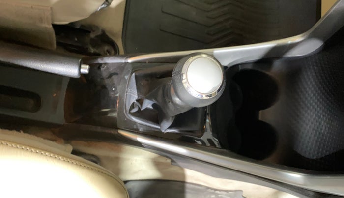 2020 Toyota YARIS VX MT, Petrol, Manual, 53,800 km, Gear Lever