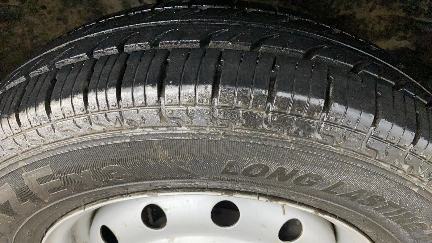 2018 Maruti Wagon R 1.0 LXI CNG, CNG, Manual, 52,746 km, Right Front Tyre Tread