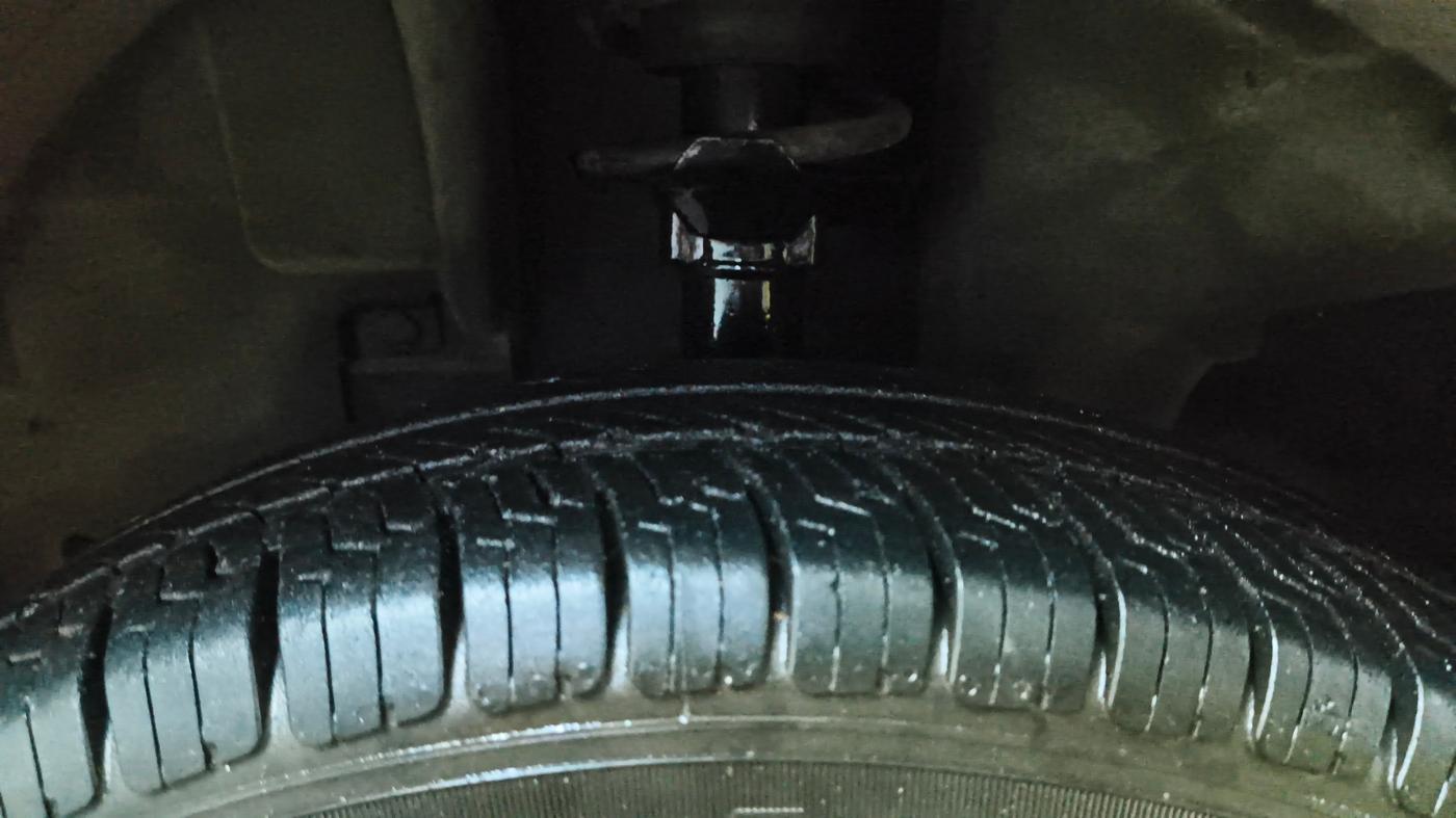 2016 Renault Kwid RXT 0.8, Petrol, Manual, 79,013 km, Left Front Tyre Tread
