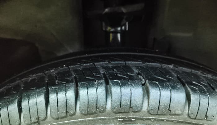 2016 Renault Kwid RXT 0.8, Petrol, Manual, 79,013 km, Right Front Tyre Tread
