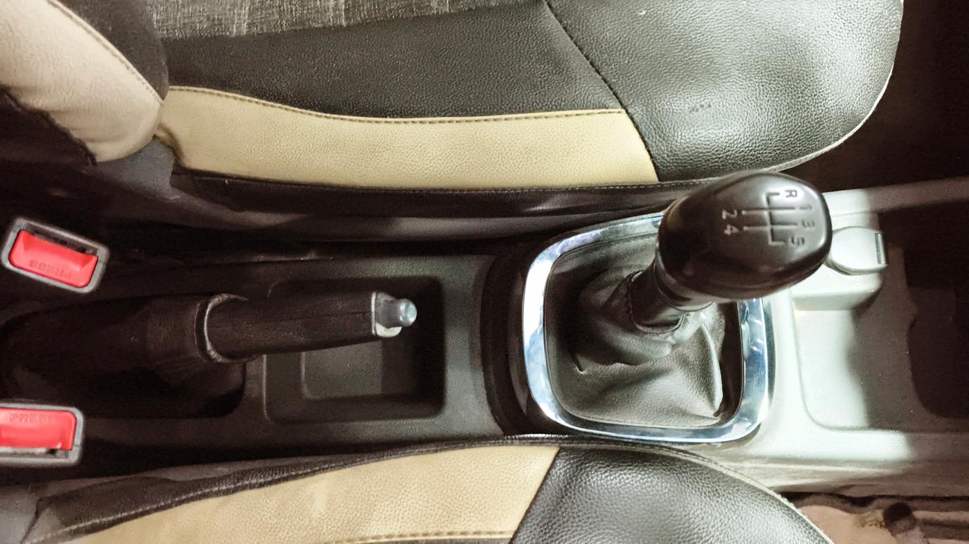 2016 Renault Kwid RXT 0.8, Petrol, Manual, 79,013 km, Gear Lever