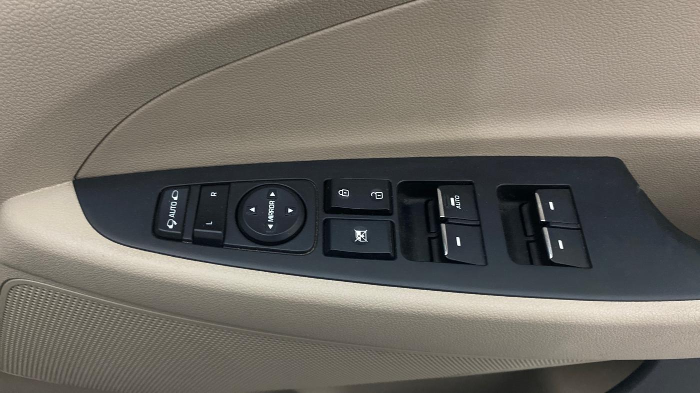 2019 Hyundai Tucson GL (O) 2WD AT PETROL, Petrol, Automatic, 46,726 km, Driver Side Door Panels Control
