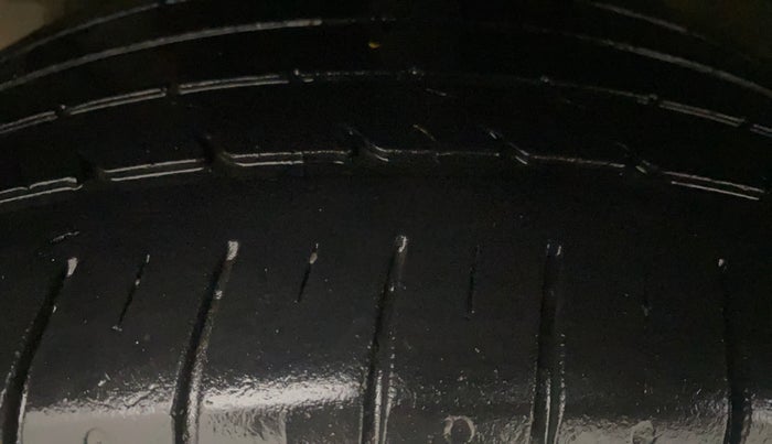 2021 Hyundai NEW I20 ASTA (O) 1.2 MT, Petrol, Manual, 63,001 km, Right Rear Tyre Tread