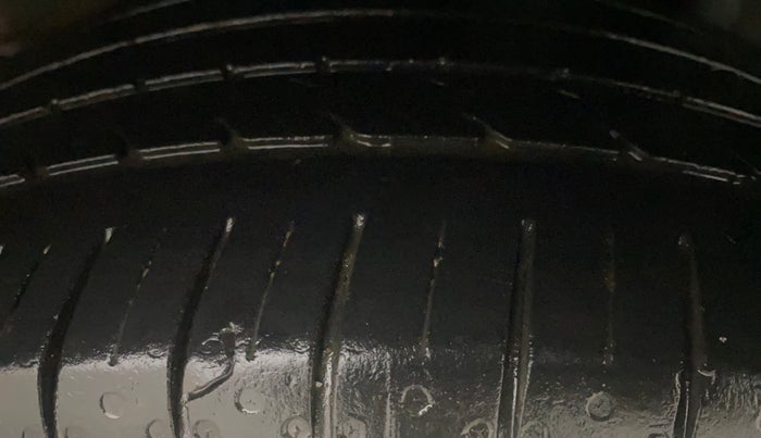 2021 Hyundai NEW I20 ASTA (O) 1.2 MT, Petrol, Manual, 63,001 km, Left Rear Tyre Tread