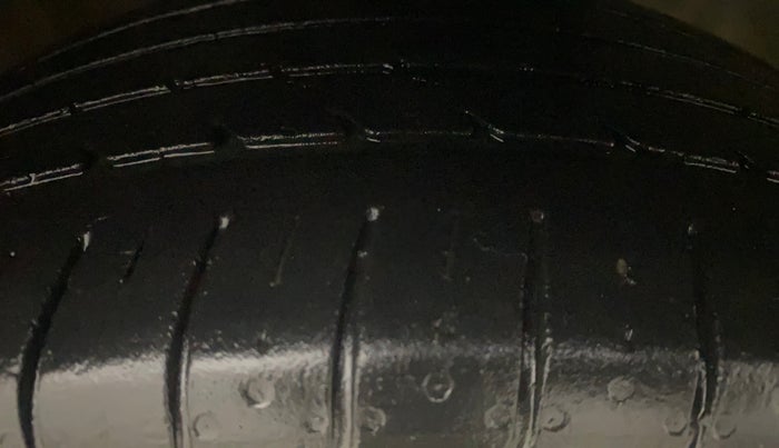 2021 Hyundai NEW I20 ASTA (O) 1.2 MT, Petrol, Manual, 63,001 km, Right Front Tyre Tread