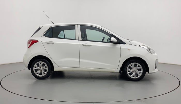 2017 Hyundai Grand i10 SPORTZ 1.2 KAPPA VTVT, Petrol, Manual, 41,236 km, Right Side View