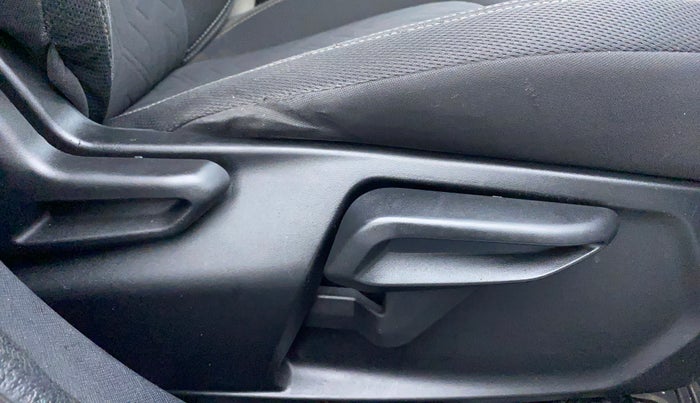 2020 Tata NEXON XZA PLUS (O) PETROL, Petrol, Automatic, 42,362 km, Driver Side Adjustment Panel