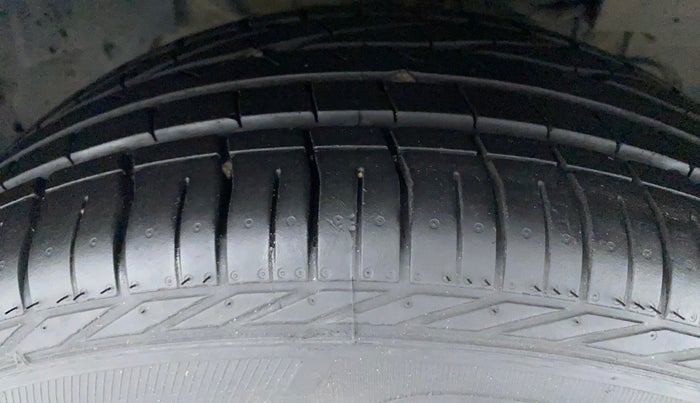 2020 Tata NEXON XZA PLUS (O) PETROL, Petrol, Automatic, 42,362 km, Right Front Tyre Tread