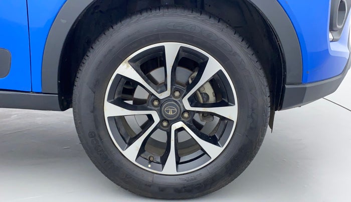 2020 Tata NEXON XZA PLUS (O) PETROL, Petrol, Automatic, 42,362 km, Right Front Wheel