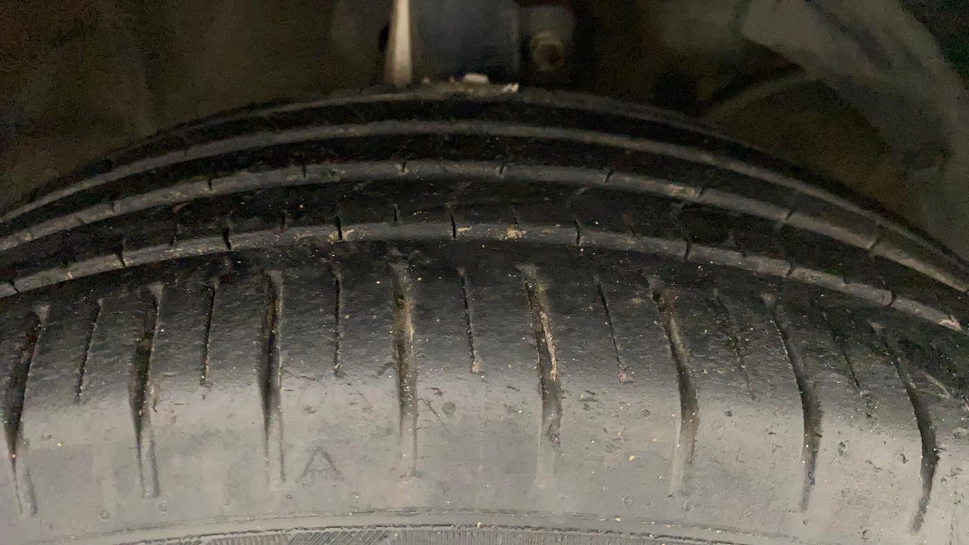 2019 Maruti Baleno ZETA PETROL 1.2, Petrol, Manual, 59,228 km, Right Front Tyre Tread