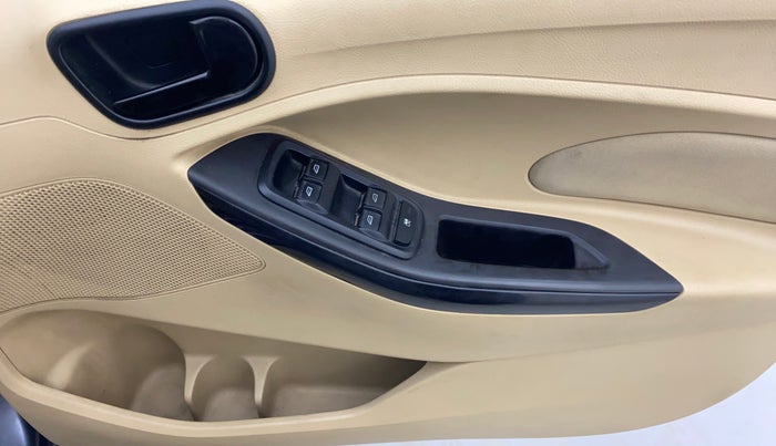 2015 Ford Figo Aspire TITANIUM 1.5 PETROL AT, Petrol, Automatic, 76,881 km, Driver Side Door Panels Control