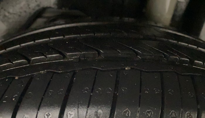 2015 Ford Figo Aspire TITANIUM 1.5 PETROL AT, Petrol, Automatic, 76,881 km, Left Rear Tyre Tread