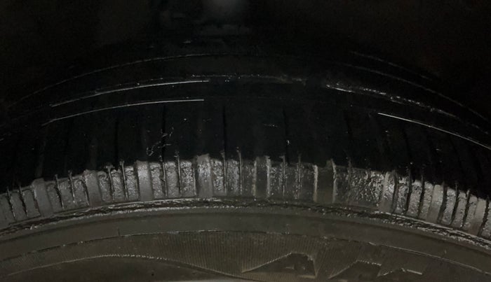 2019 Hyundai Grand i10 SPORTZ 1.2 KAPPA VTVT, Petrol, Manual, 31,104 km, Right Front Tyre Tread