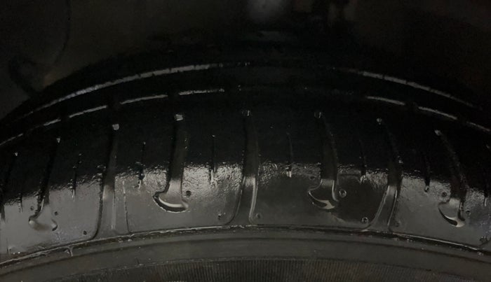 2019 Hyundai Grand i10 SPORTZ 1.2 KAPPA VTVT, Petrol, Manual, 31,104 km, Left Front Tyre Tread