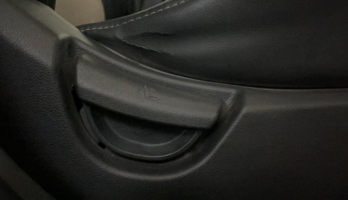 2019 Hyundai Grand i10 SPORTZ 1.2 KAPPA VTVT, Petrol, Manual, 31,104 km, Driver Side Adjustment Panel