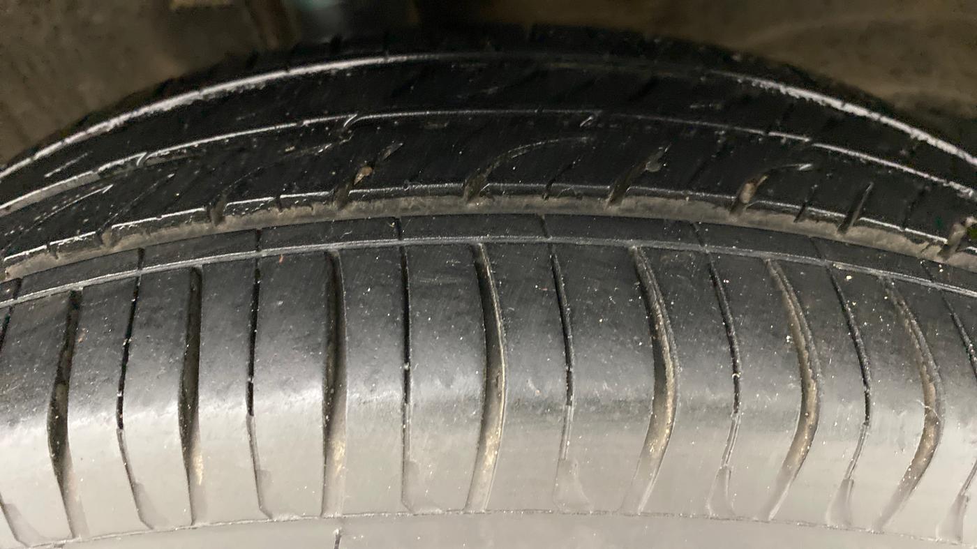 2014 Maruti Wagon R Stingray VXI, Petrol, Manual, 65,843 km, Right Front Tyre Tread
