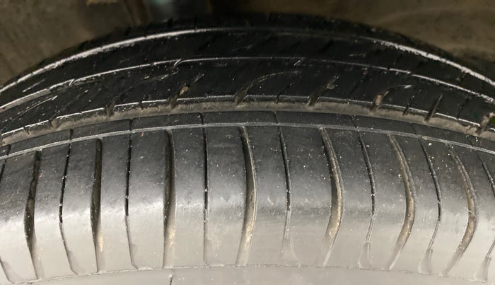 2014 Maruti Wagon R Stingray VXI, Petrol, Manual, 65,843 km, Right Front Tyre Tread