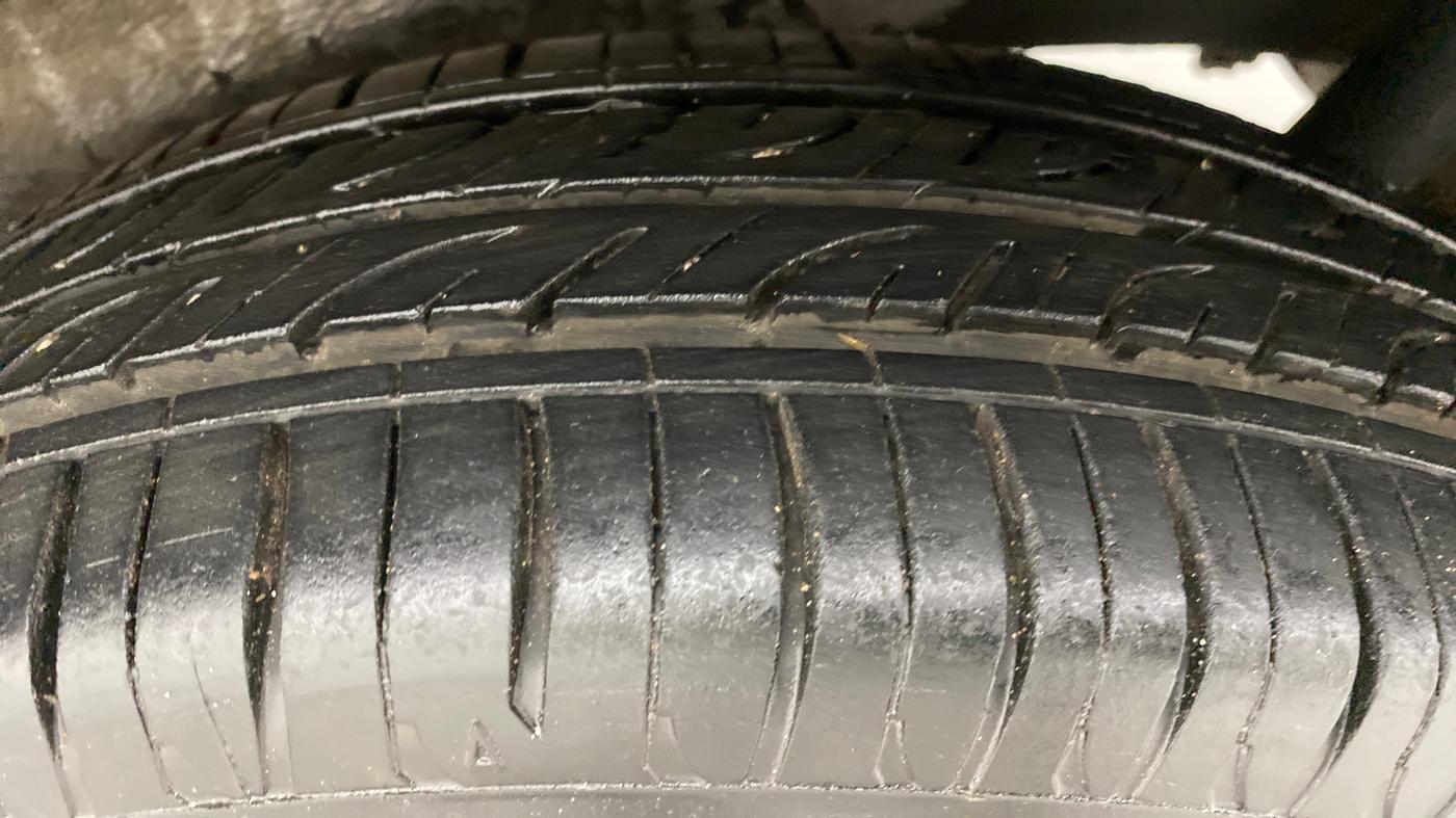 2014 Maruti Wagon R Stingray VXI, Petrol, Manual, 65,843 km, Left Rear Tyre Tread
