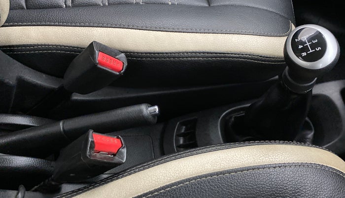 2014 Maruti Wagon R Stingray VXI, Petrol, Manual, 65,843 km, Gear Lever
