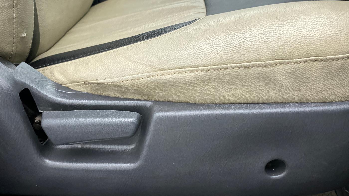 2015 Maruti Alto K10 VXI P, Petrol, Manual, 14,732 km, Driver Side Adjustment Panel