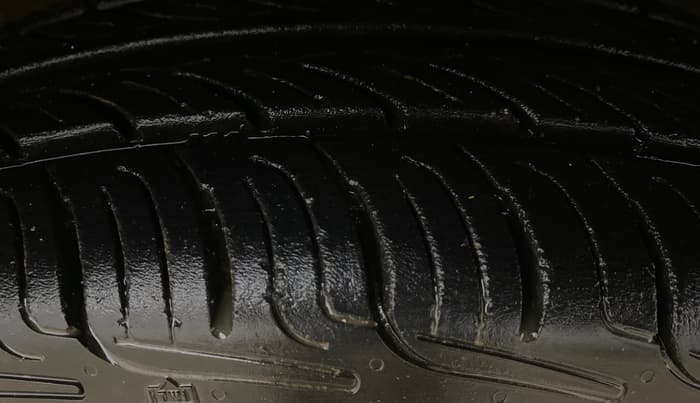 2019 Renault TRIBER RXL MT, Petrol, Manual, 1,06,095 km, Right Front Tyre Tread