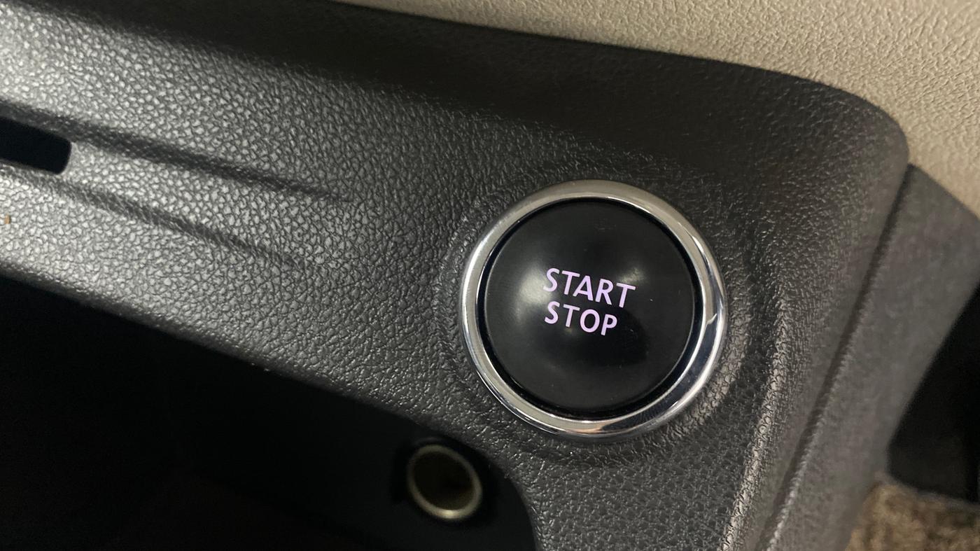 2019 Renault Captur PLATINE PETROL DUAL TONE, Petrol, Manual, 1,03,104 km, Keyless Start/ Stop Button