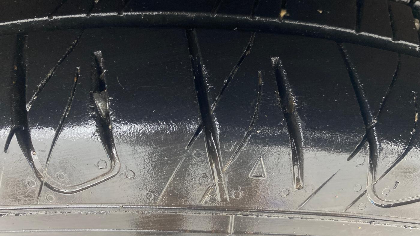 2019 Renault Captur PLATINE PETROL DUAL TONE, Petrol, Manual, 1,03,104 km, Right Front Tyre Tread