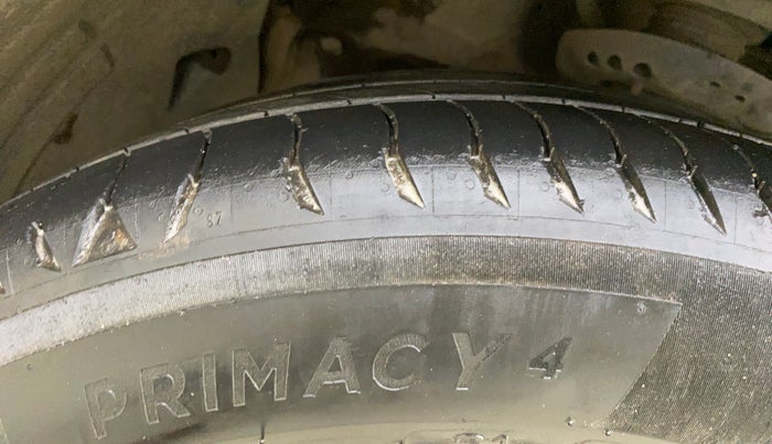 2021 Hyundai ALCAZAR PLATINUM (O) 6STR 2.0 AT, Petrol, Automatic, 79,345 km, Left Front Tyre Tread