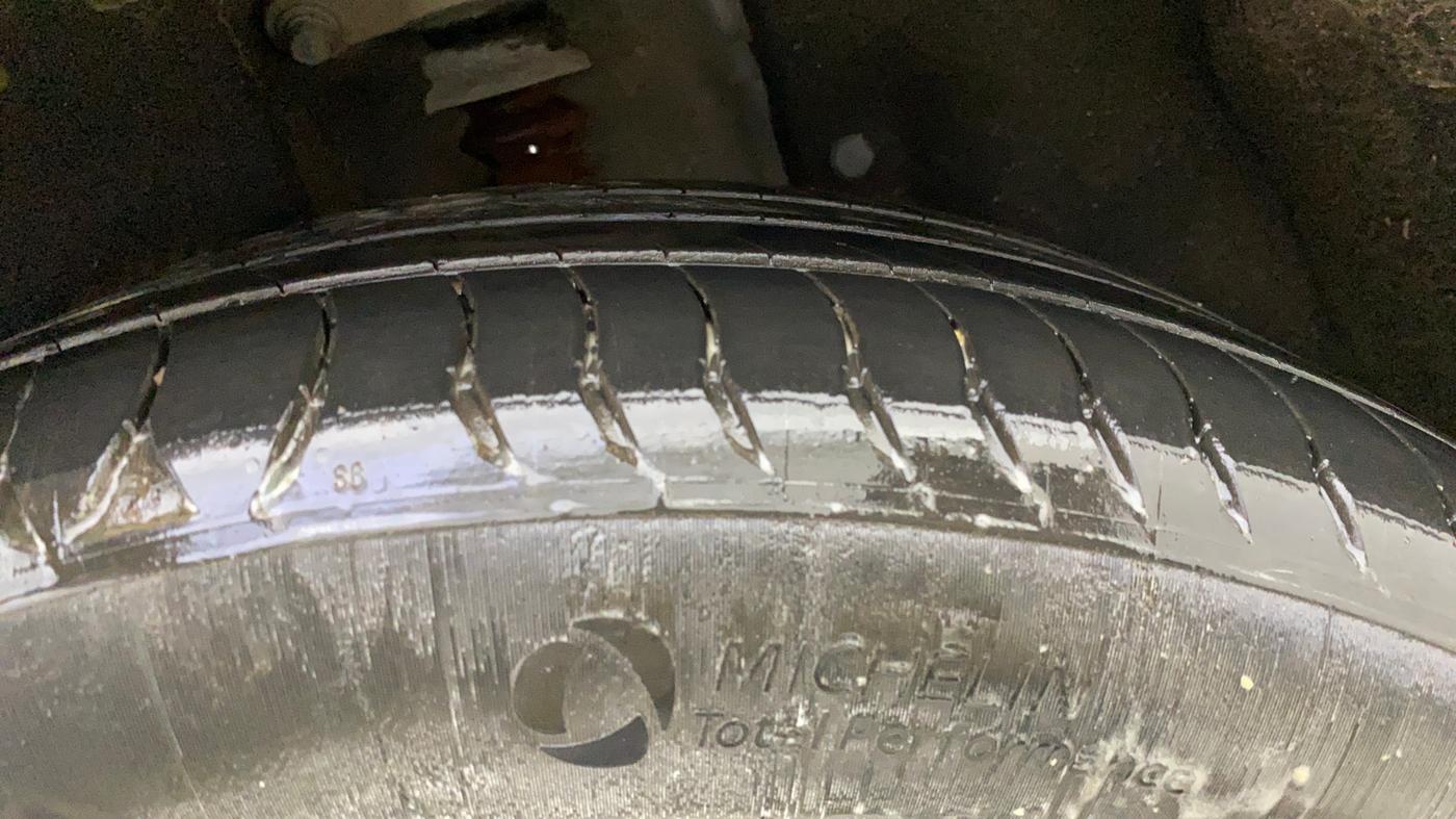 2021 Hyundai ALCAZAR PLATINUM (O) 6STR 2.0 AT, Petrol, Automatic, 79,345 km, Left Rear Tyre Tread