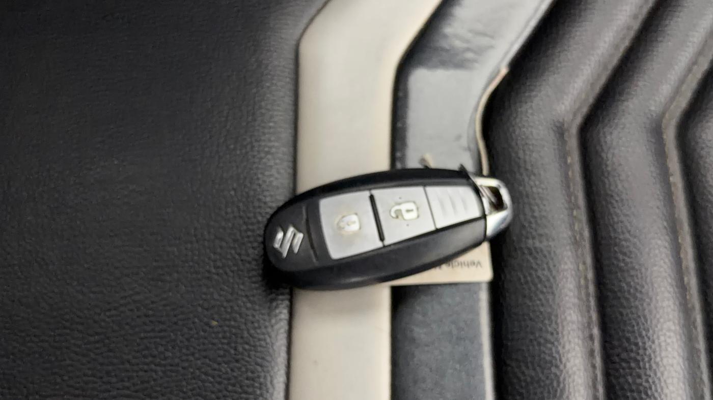 2020 Maruti Vitara Brezza ZXI PLUS DUAL TONE, Petrol, Manual, 93,621 km, Key Close Up