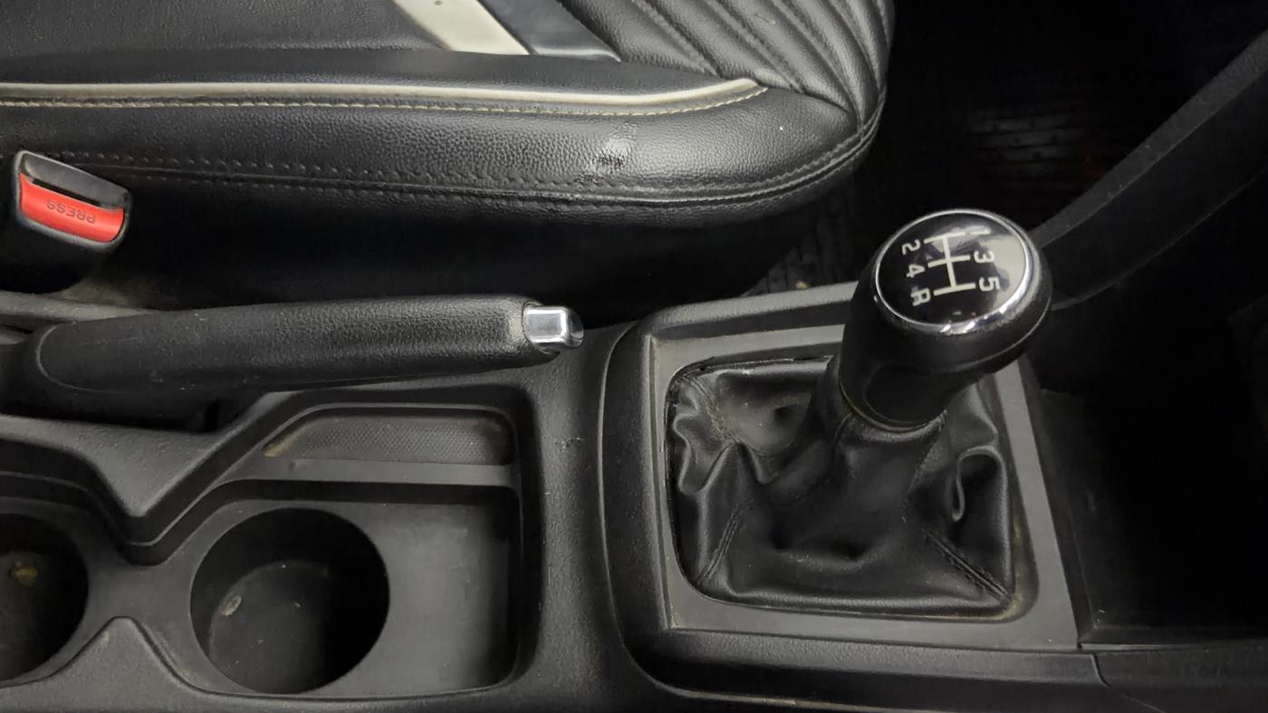 2020 Maruti Vitara Brezza ZXI PLUS DUAL TONE, Petrol, Manual, 93,621 km, Gear Lever