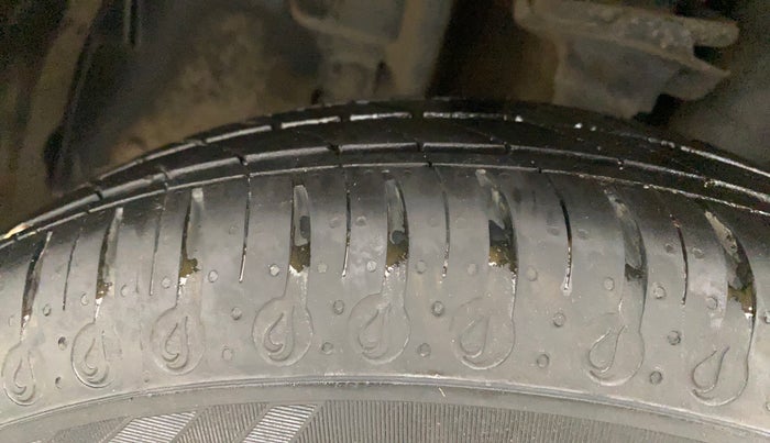 2020 Renault Kwid CLIMBER 1.0 AMT (O), Petrol, Automatic, 11,828 km, Left Front Tyre Tread