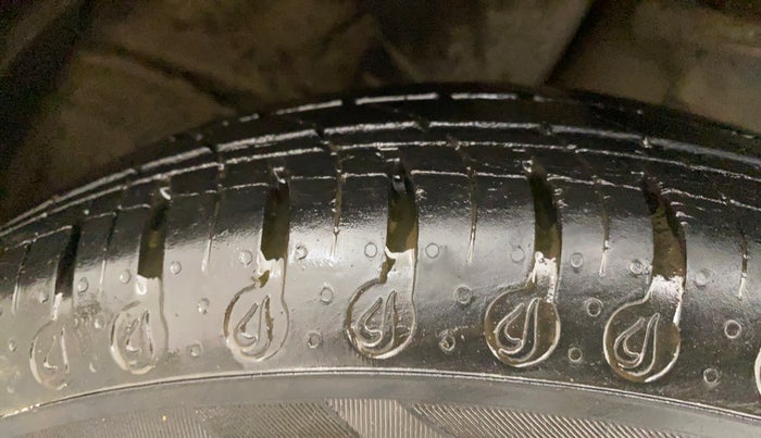 2020 Renault Kwid CLIMBER 1.0 AMT (O), Petrol, Automatic, 11,828 km, Right Front Tyre Tread