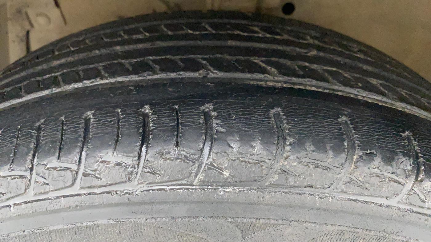 2014 Maruti Swift Dzire ZXI 1.2 BS IV, Petrol, Manual, 46,500 km, Left Front Tyre Tread