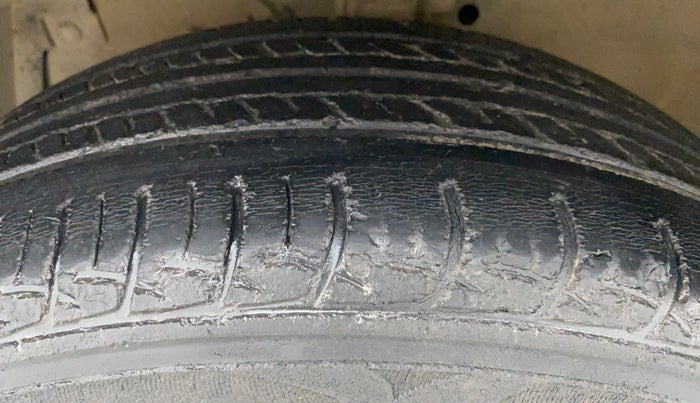 2014 Maruti Swift Dzire ZXI 1.2 BS IV, Petrol, Manual, 46,500 km, Left Front Tyre Tread