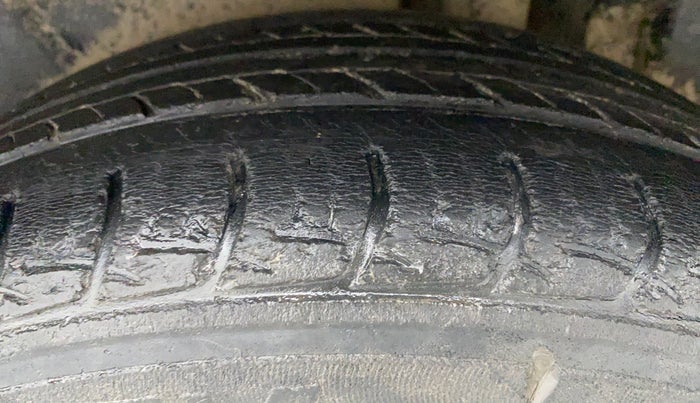2014 Maruti Swift Dzire ZXI 1.2 BS IV, Petrol, Manual, 46,500 km, Left Rear Tyre Tread