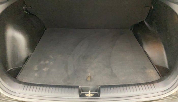 2019 Hyundai Creta 1.6 SX (O) VTVT, Petrol, Manual, 60,781 km, Boot Inside