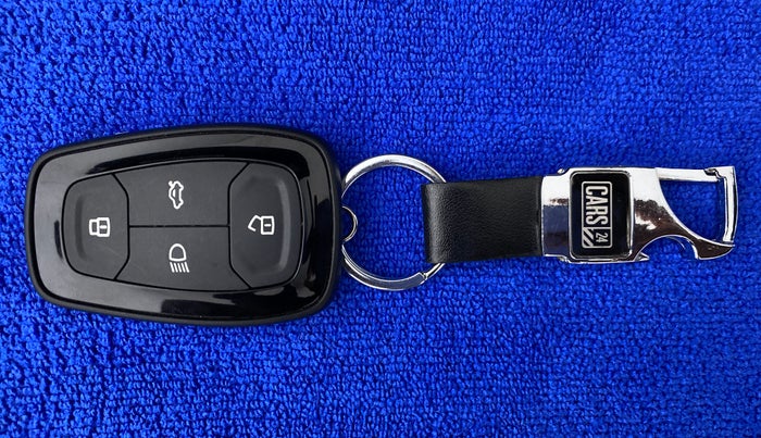 2020 Tata NEXON XZ+ 1.2, Petrol, Manual, 10,381 km, Key Close Up