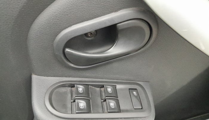 2015 Renault Duster 110 PS RXZ DIESEL, Diesel, Manual, 69,895 km, Driver Side Door Panels Control