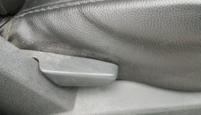 2015 Renault Duster 110 PS RXZ DIESEL, Diesel, Manual, 69,895 km, Driver Side Adjustment Panel