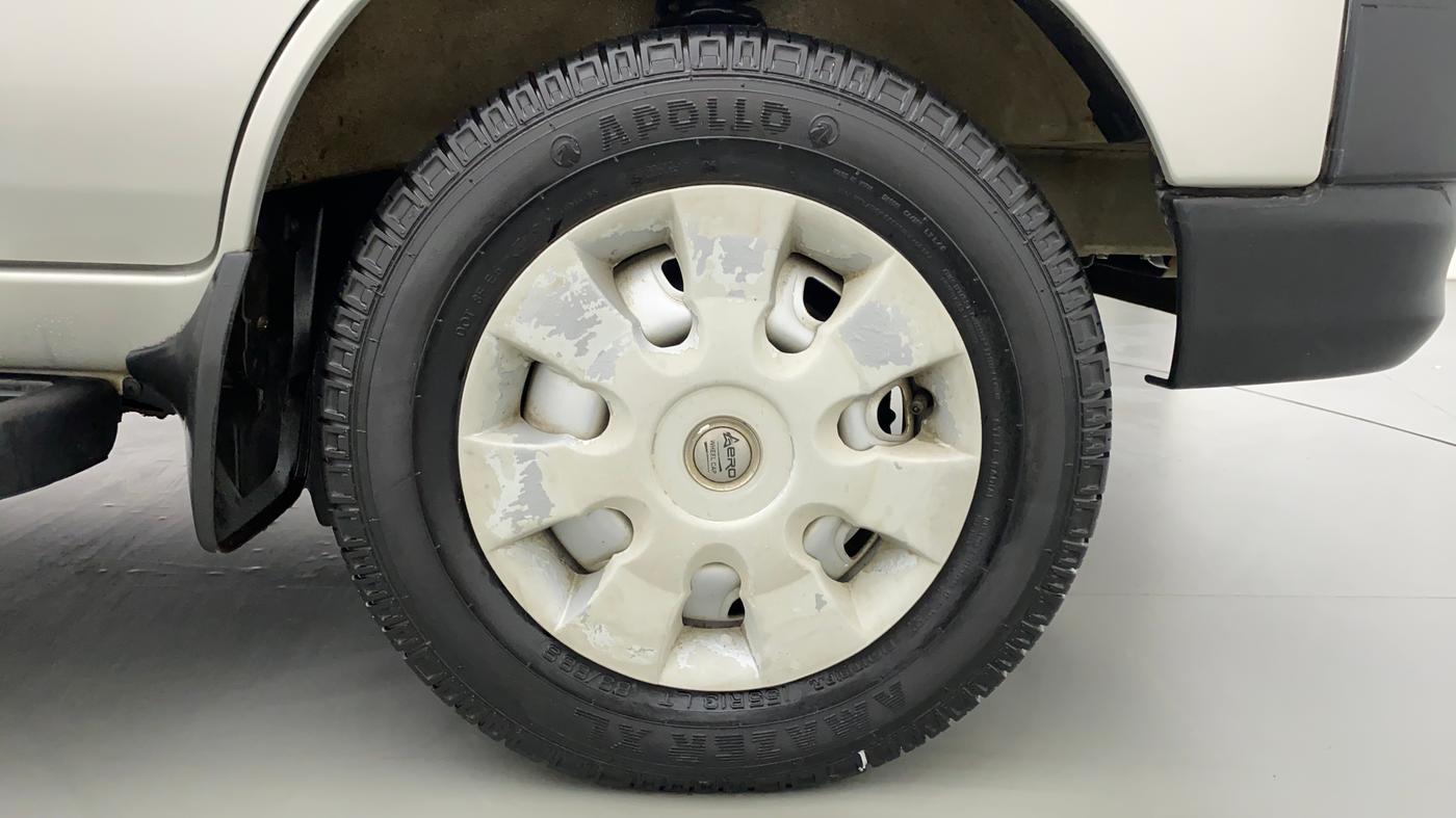 2015 Maruti Eeco 7 STR, Petrol, Manual, 10,344 km, Right Front Wheel