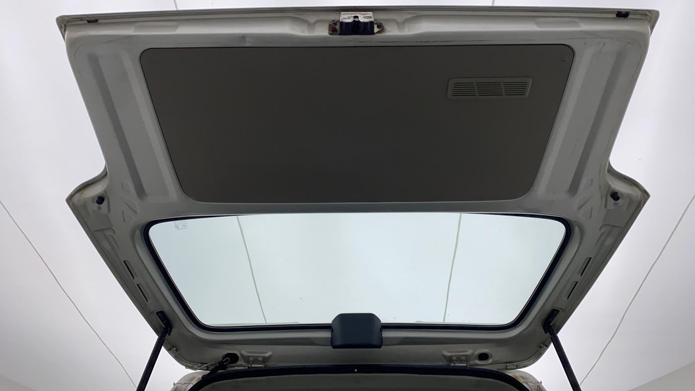 2015 Maruti Eeco 7 STR, Petrol, Manual, 10,344 km, Boot Door Open