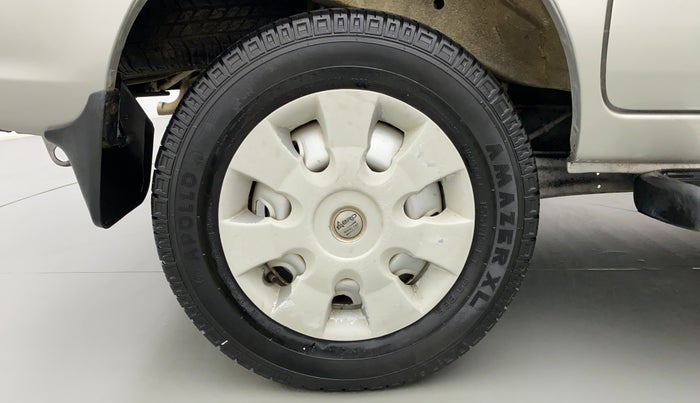 2015 Maruti Eeco 7 STR, Petrol, Manual, 10,344 km, Right Rear Wheel