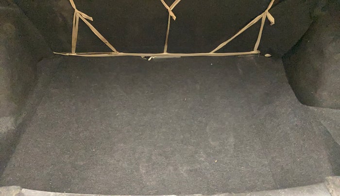 2016 Maruti Swift Dzire VXI (O), Petrol, Manual, 68,892 km, Boot Inside