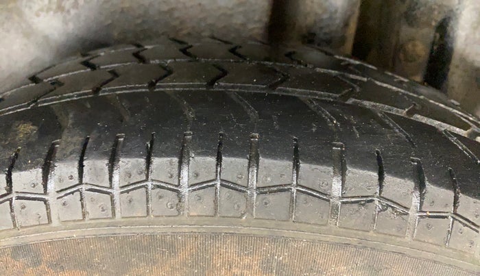 2016 Maruti Swift Dzire VXI (O), Petrol, Manual, 68,892 km, Left Rear Tyre Tread