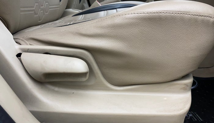 2016 Maruti Swift Dzire VXI (O), Petrol, Manual, 68,892 km, Driver Side Adjustment Panel