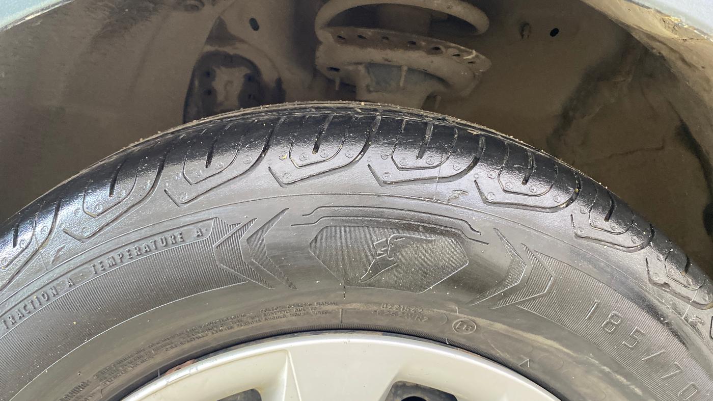 2016 Hyundai Elite i20 MAGNA 1.2, Petrol, Manual, 54,729 km, Left Front Tyre Tread